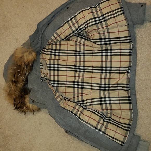 Burberry hooded winter coat. - Picture 8 of 13